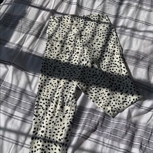 Black and White Leopard Dot Leggings